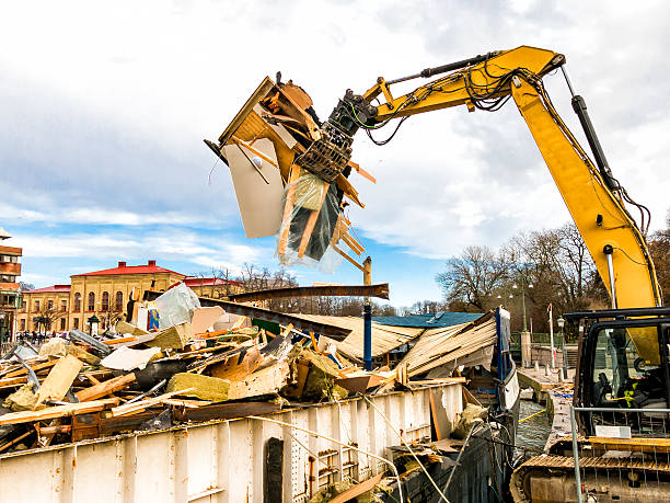 Best Professional Junk Removal  in Massanutten, VA